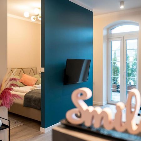 Apartament Smile - Z Prywatnym Monitorowanym Parkingiem By Spaceapart Jelenia Góra Екстериор снимка