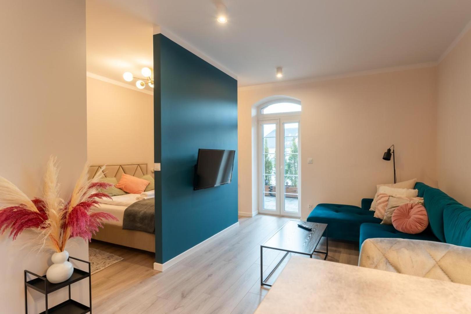Apartament Smile - Z Prywatnym Monitorowanym Parkingiem By Spaceapart Jelenia Góra Екстериор снимка